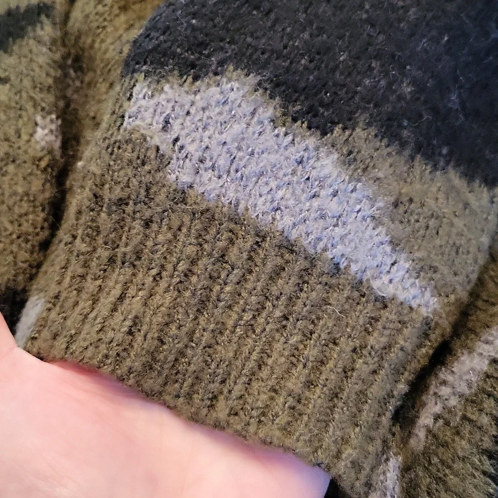 Black Tape Long Open Front Camo Cardigan - Picture 9 of 10